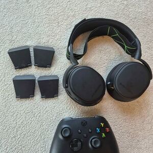 SteelSeries Arctis 9X Wireless Headset and Xbox Wireless Controller